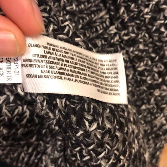 Old navy sweater with trim of leather - Picture 7 of 8
